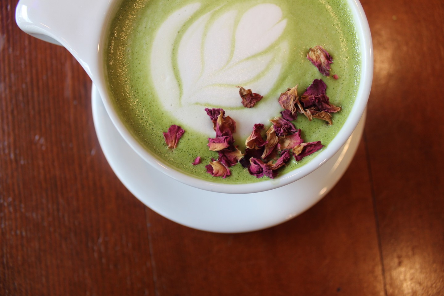 Floral, earthy, & rich! Rosy Matcha!! 🌹
#seattle #coffee #apprenticeships